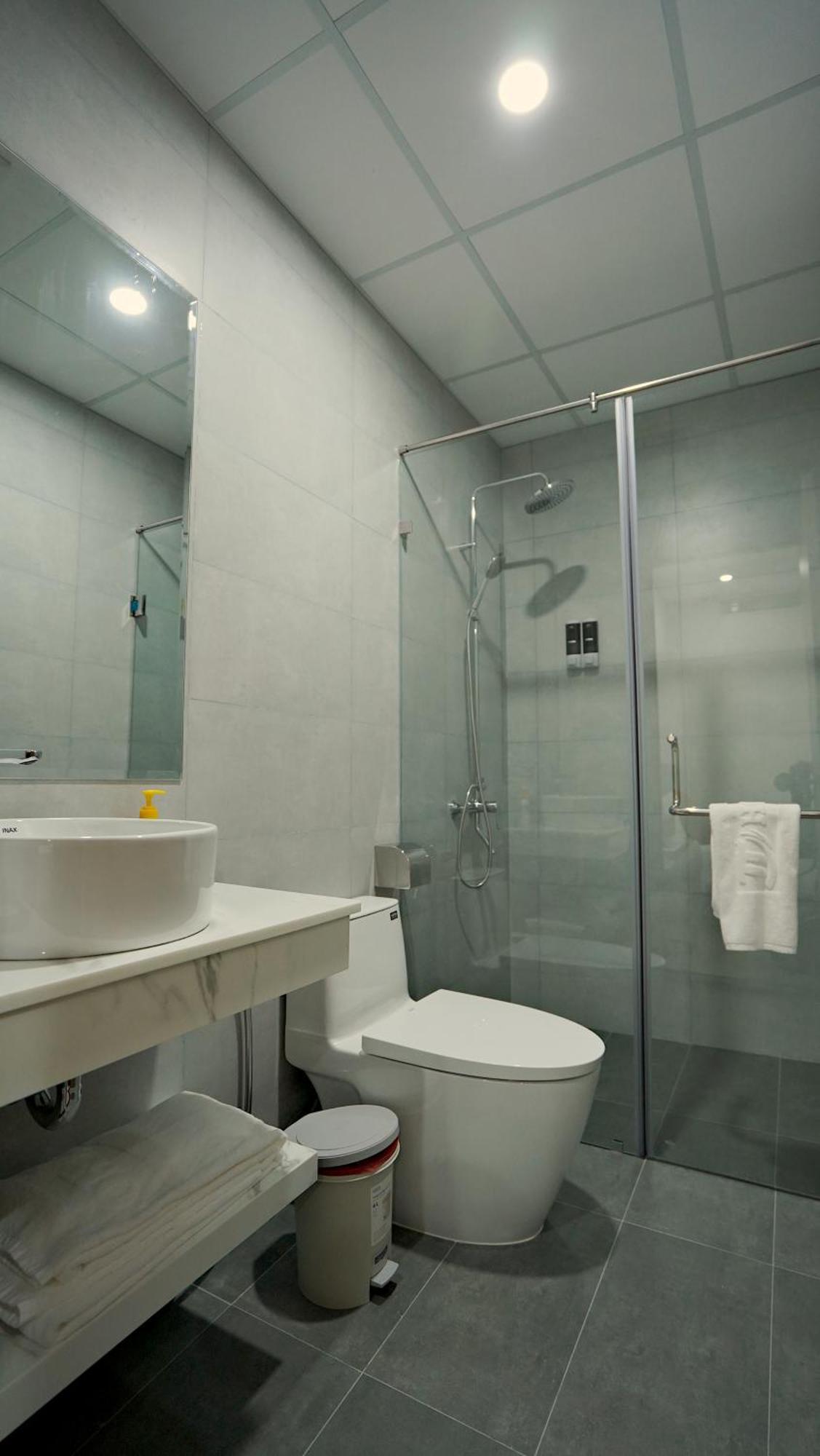 Thanh Thuy Hotel Буонметхуот Экстерьер фото