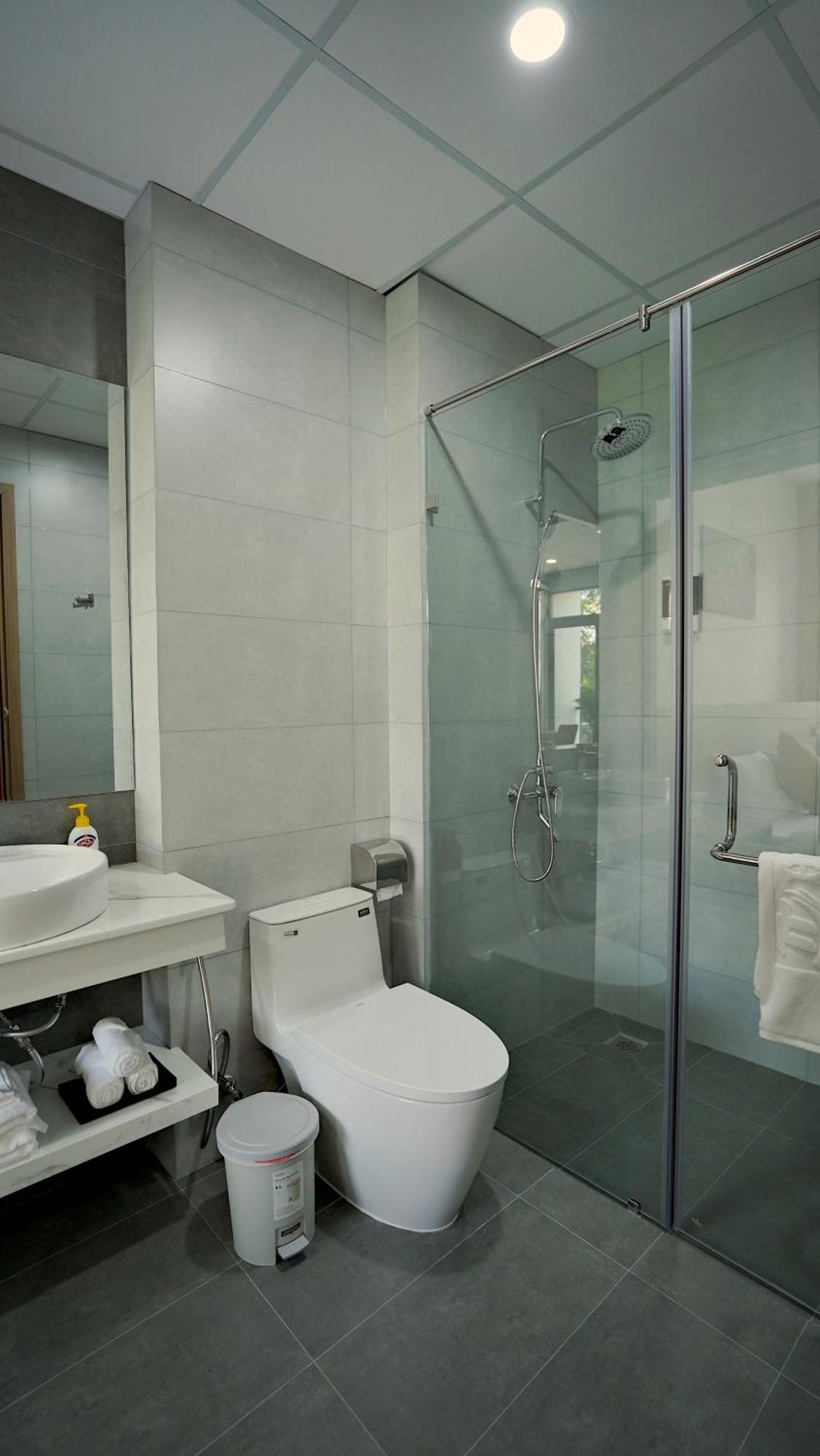 Thanh Thuy Hotel Буонметхуот Экстерьер фото