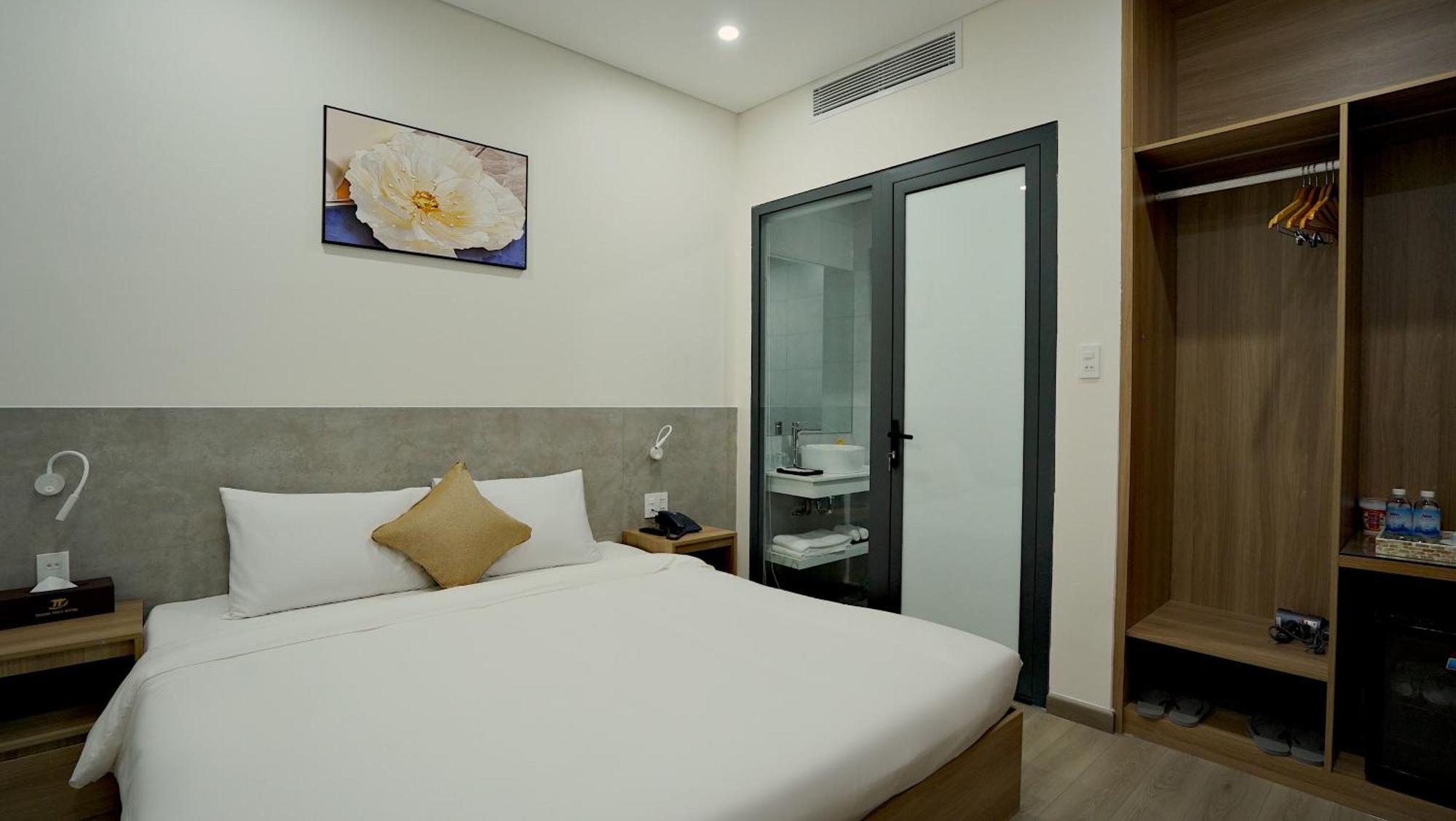 Thanh Thuy Hotel Буонметхуот Экстерьер фото